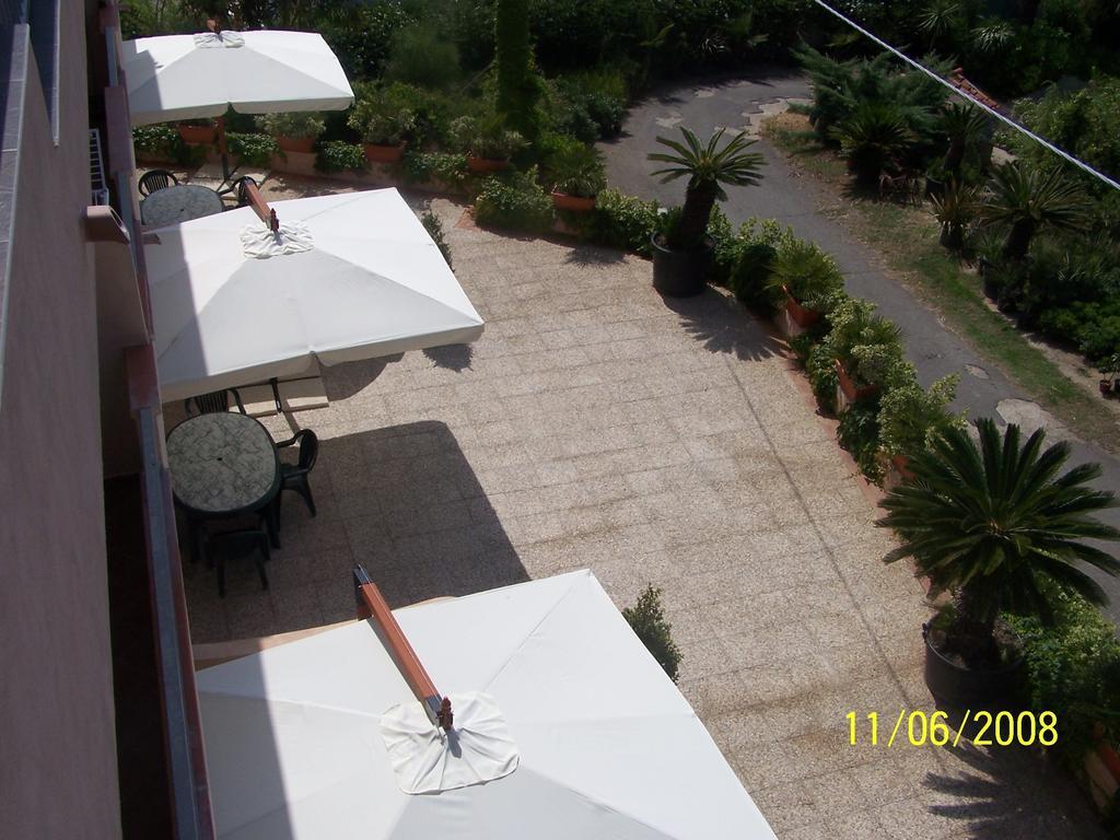 Residence Floritalia - Ricarica Auto Elettriche Santa Domenica  Quarto foto