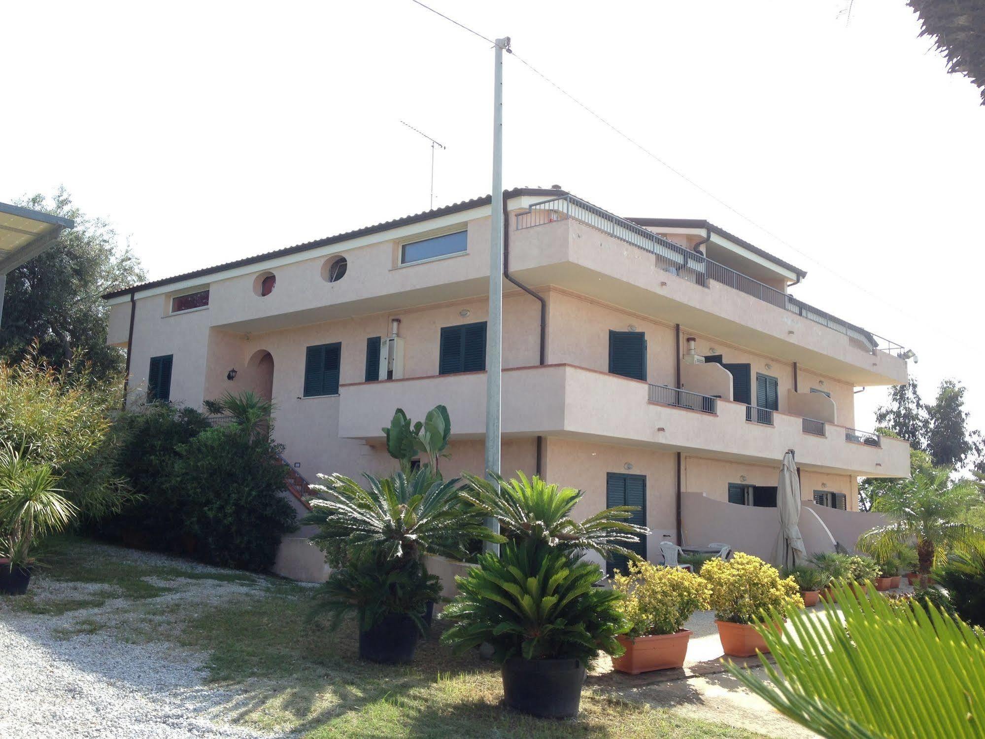 Residence Floritalia - Ricarica Auto Elettriche Santa Domenica  Exterior foto
